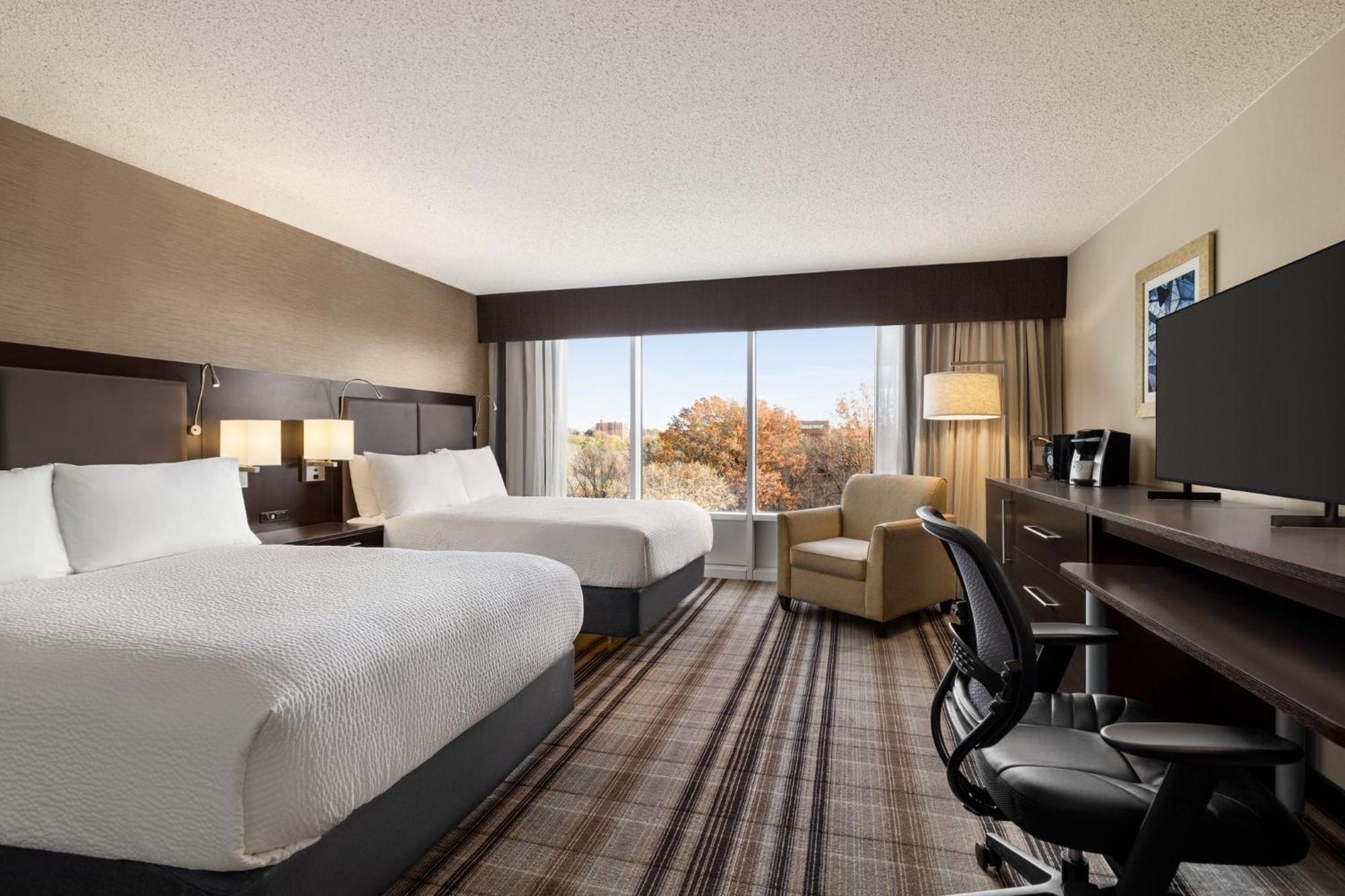 By Ihg Hotel 3*
