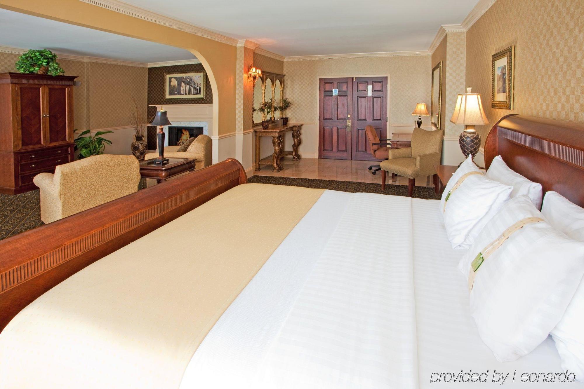 By Ihg Hotel